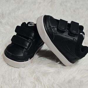 Nike Baby Black and White Velcro Sneakers